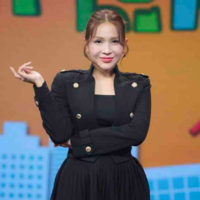 Khả Như (chị của Kiệt)