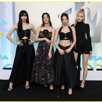 4 chị hắc hường