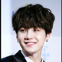 Min-Yoongi (Suga)