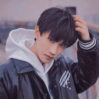 Trần Tứ Húc /Cảnh sát