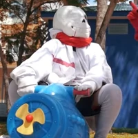 Geno Sans [lúc nhỏ]