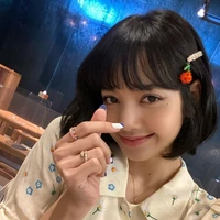 Lalisa Manobal ( cô )