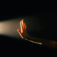 Người ấy là ai ai ái ai?