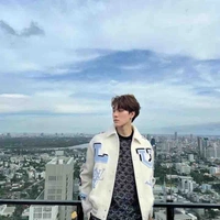 Nani ( bạn của Becky )