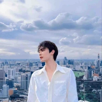 Dew ( bạn của Freen )