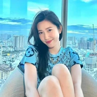Thúy Ngân(chị)