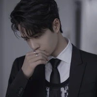 Vương Nhất Bác/anh