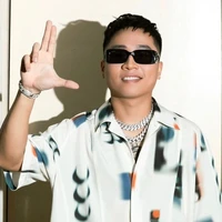 Right_Ngọc Chương