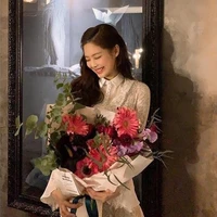 KIM JENNIE.