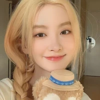 Nguyễn Hoàng Bảo Vân | y |