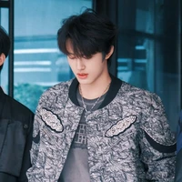 Trương Cực | anh |