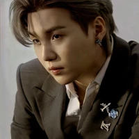 Min Yoon-gi [ Suga + Ba Nàng ]