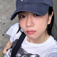 Kim Jisoo [ em ]