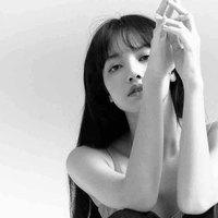 Lalisa Manobal ( cô )