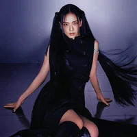 Jisoo-cô