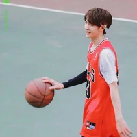 Vương Nhất Bác_ trùm trường Vương