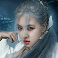 Park Chaeyoung / Cô