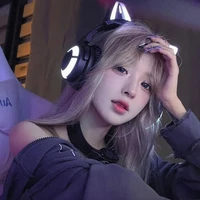 Hồ Xử Nữ/ Nữ màu hồng