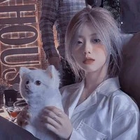 HOÀNG LINH GIA NHI< nu8> em n8 bth nu9