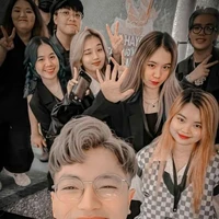 Mọi người trog Hero Team 💕