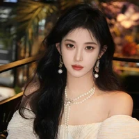 Hồ Ý Vy_mẹ hắn