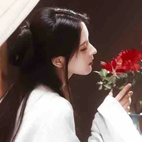 Phùng Diệu San.