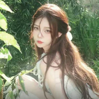 Khiết Nhã Linh(bff cô)