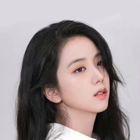 KIM JISOO (chị)