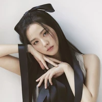 Kim Jisoo [ chị ]