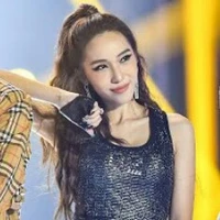 Nguyễn Hương Ly / Emily