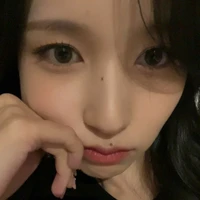 Myoui Mina ( lớp trưởng )