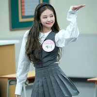 Kim Jennie ( bff Chaeyoung )