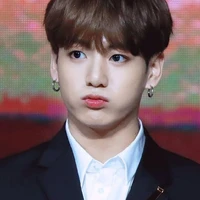 Jeon JungKook ( bff Chaeyoung )