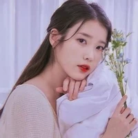 La IU Manoban ( chị 2 Lisa )