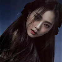 kim jisoo ( 25 tuổi)