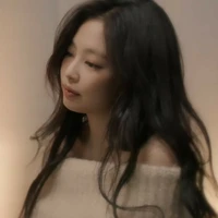 Kim Jennie - Em