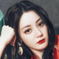 Địch Lệ Nhiệt Ba (Mẹ cậu)