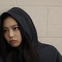 Kim JENNIE [em]