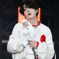 Min Yoongi-Hắn