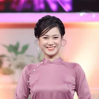 Lê Thị Vỹ Dạ ( chị )