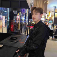 Prise ( bạn của Becky )