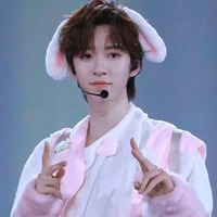 Hạ Tuấn Lâm(Cậu)