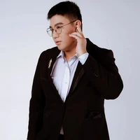 Trương*Hữu Long(anh của cô)