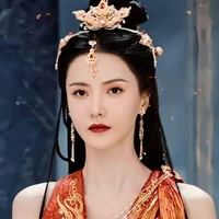 Sơ Hoàng /Vũ Thần