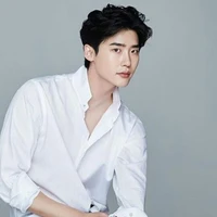 Jong-Suk Manoban [ Ông - Appa Cô ]
