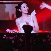 Jennie-em