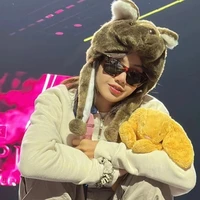 LISA (CÔ)