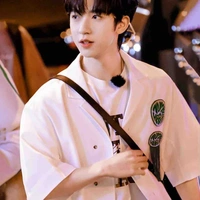 Hạ Tuấn Lâm - y