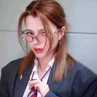 Becky Rebeca Amstrong(cô)
