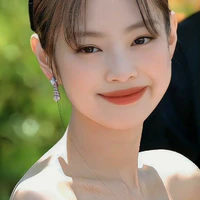 Jennie_chị em